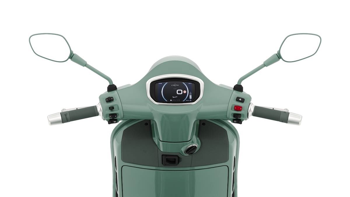 Vespa GTS 80周年特仕版搭載4.3吋TFT全彩液晶儀表板。（圖／太古運通提供）