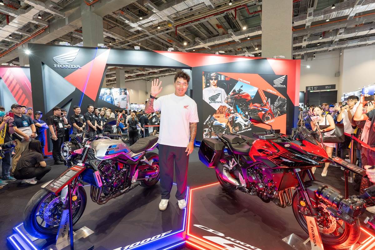 CB1000F（左）、跑旅CB1000GT與郭泓志。（圖／林昱丞攝影）