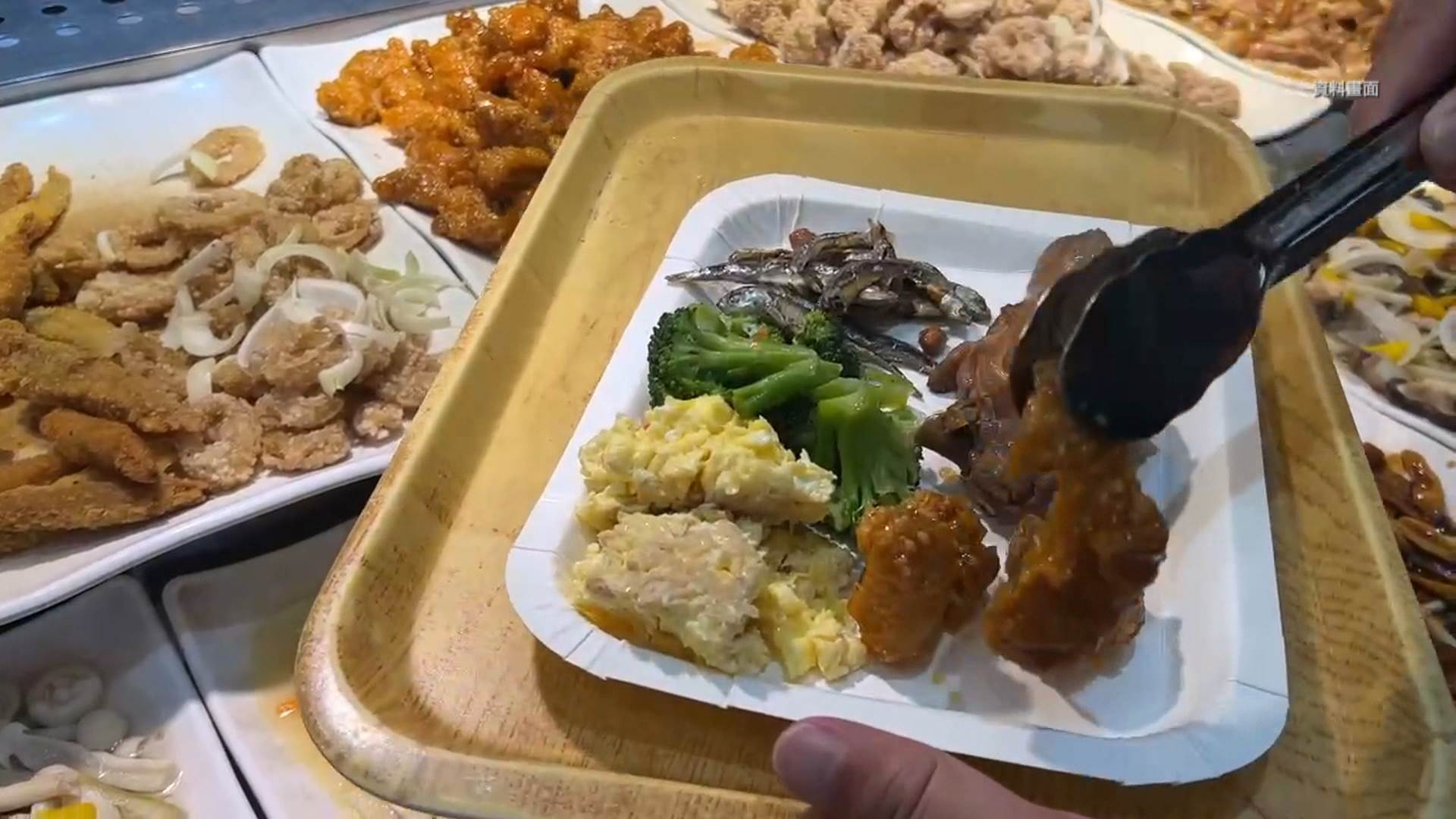 現代人三餐經常外食,或因挑食、偏食,導致膳食纖維攝取不足,恐增加健康風險。(圖/東森新聞)