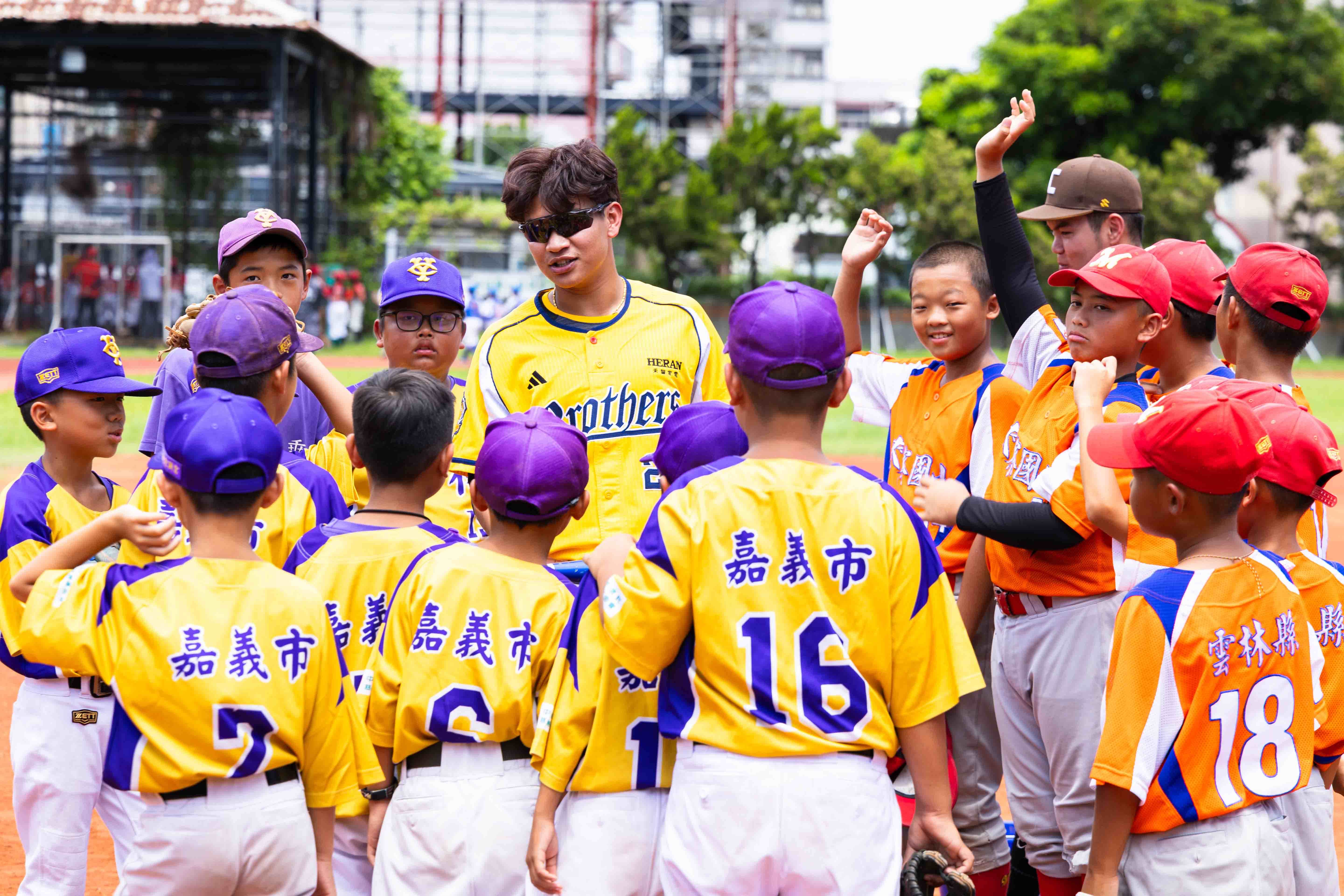 圖4_07_17_中信兄弟張仁偉棒球交流