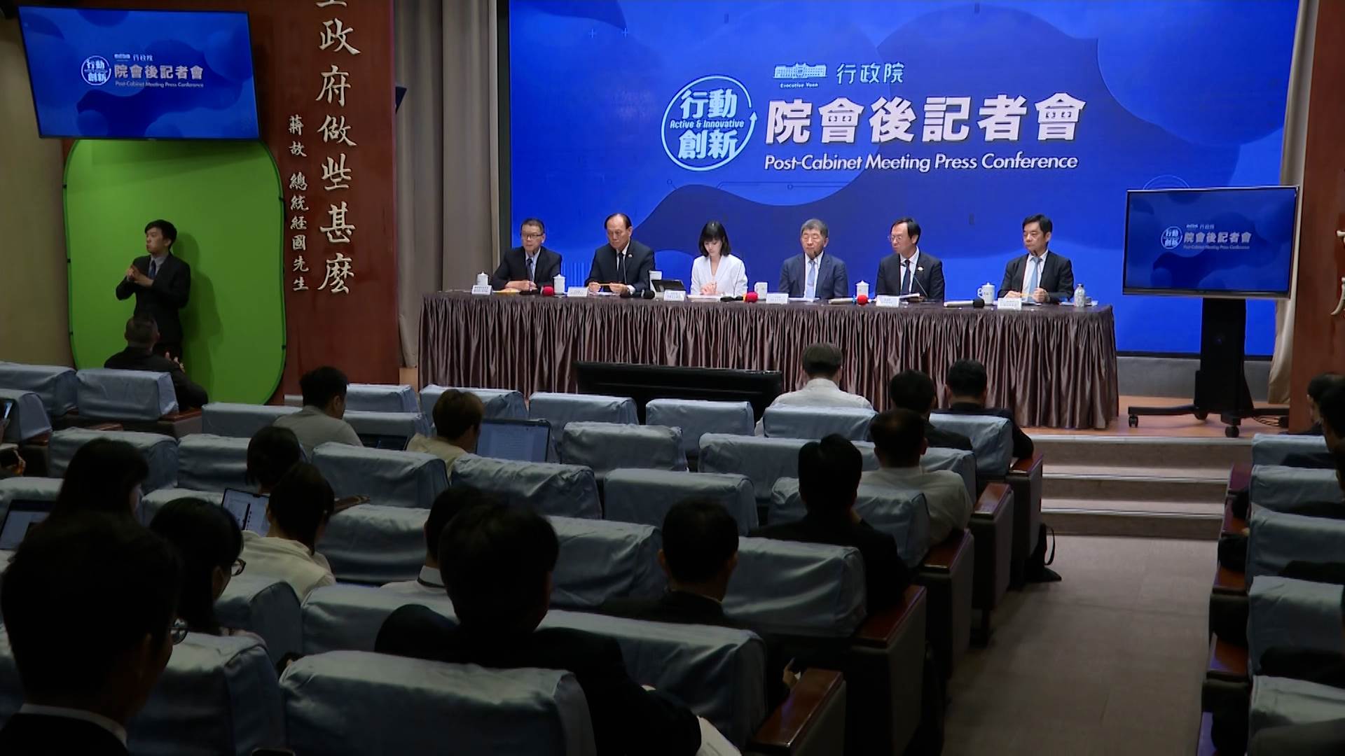 油品事件延燒超過一個月,政府依科學證據與風險評估逐步調整下架措施。(圖/東森新聞)