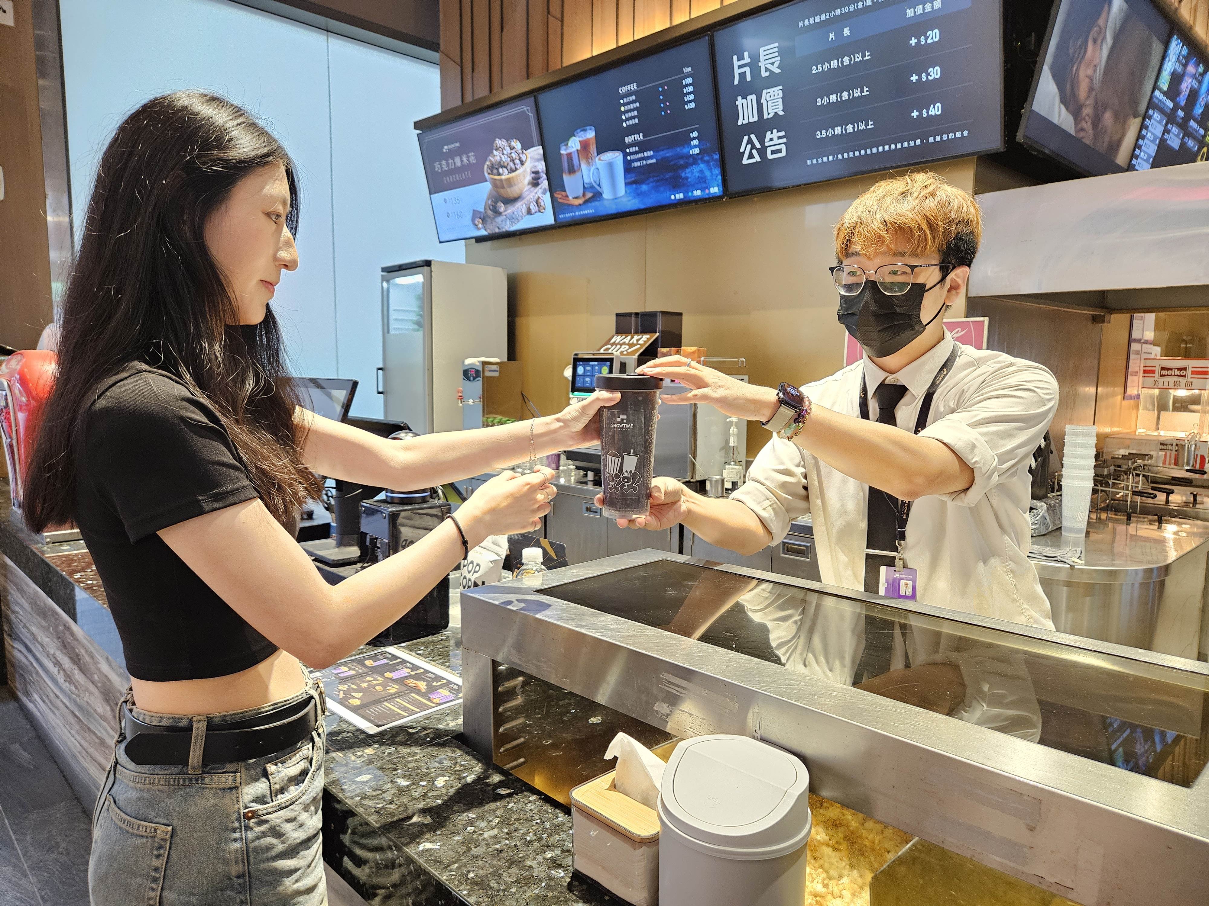 新北市樹林店及土城店秀泰影城即日起至9月底每個週末影城內販售之飲料全面採用循環杯