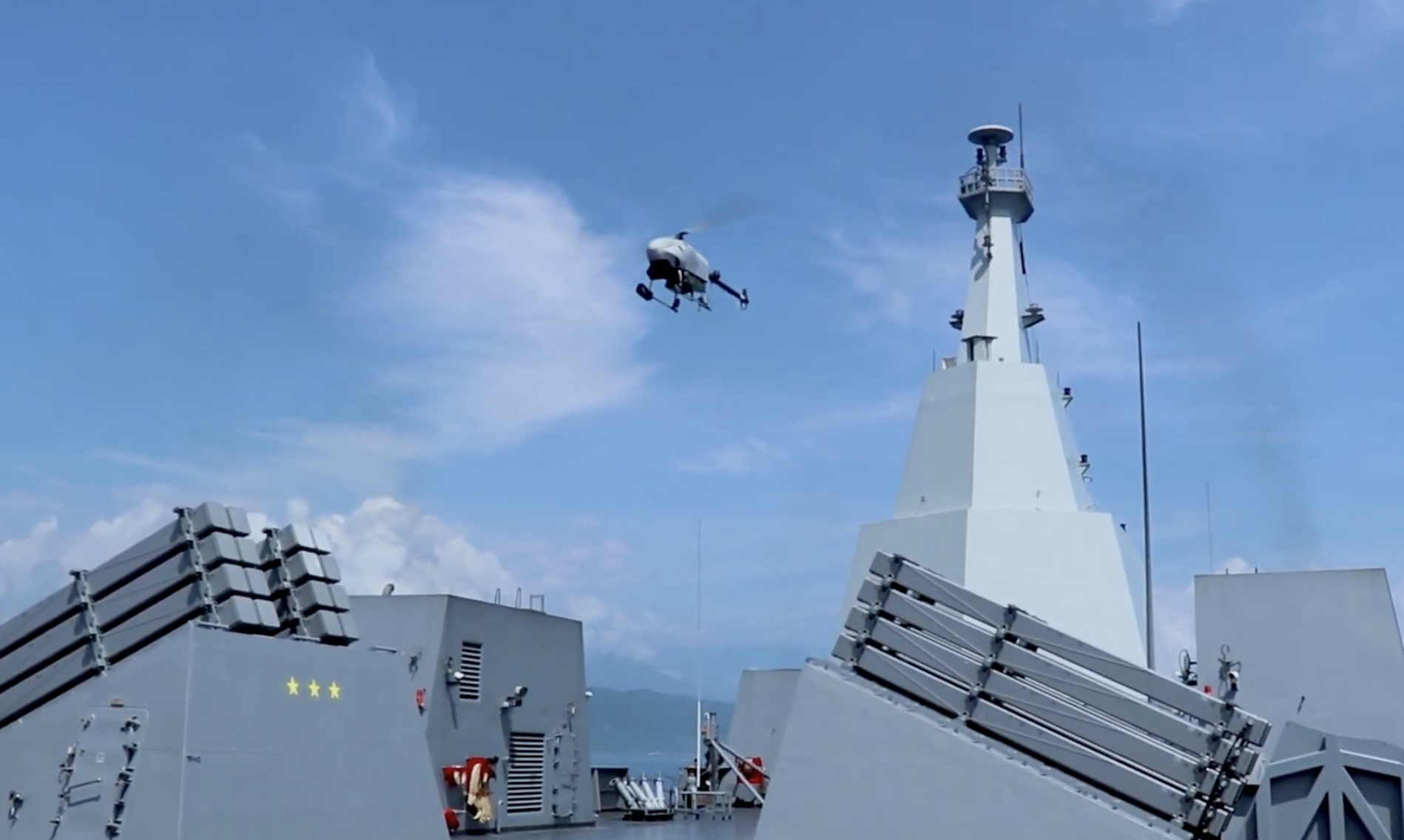 漢光演習，臺灣軍方演練無人直升機在軍艦上起飛，相關設備已在現在戰爭中成關鍵角色。