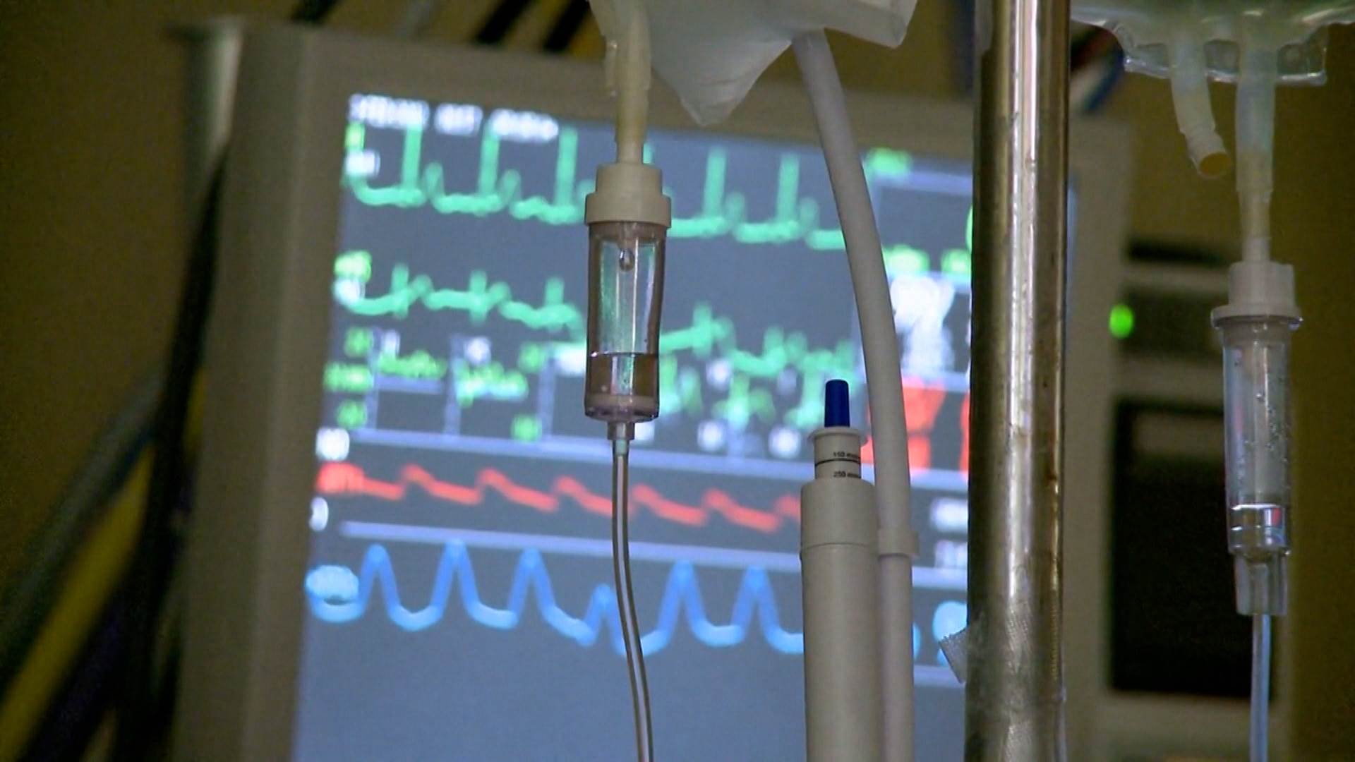 侵襲性腦脊髓膜炎致死率高,多數民眾都以為是兒童專屬疾病,但其實青壯年及高齡者都可能感染。(圖/東森新聞)