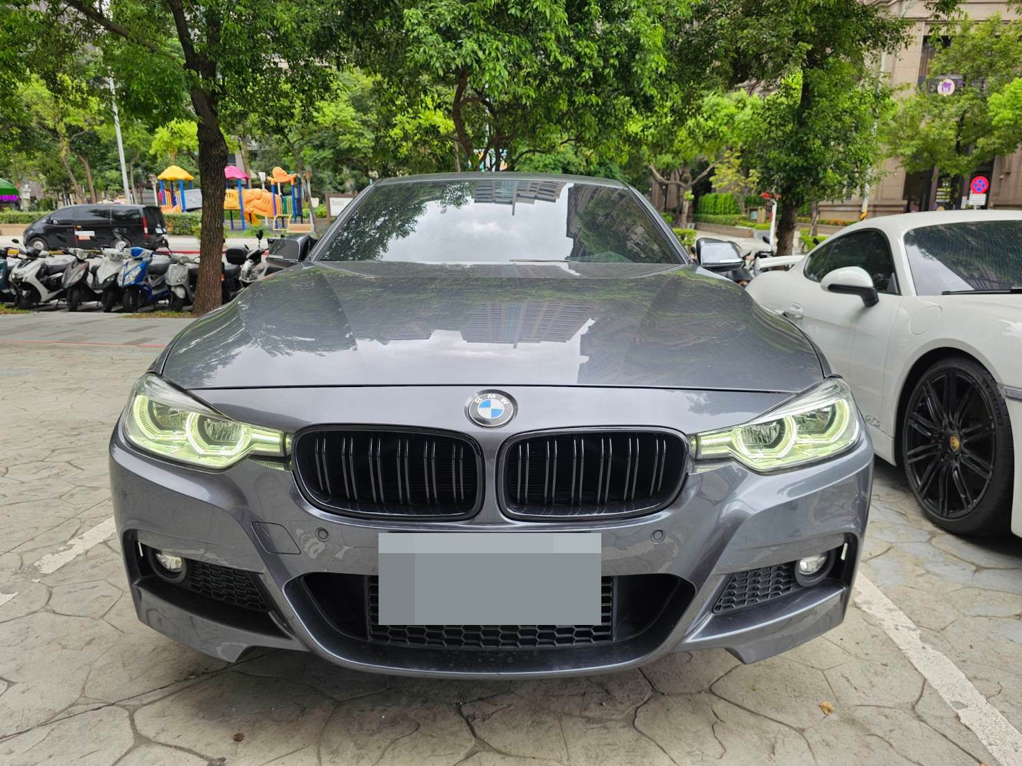 BMW SEDAN馬