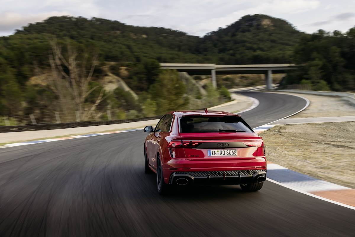 RS Q8 performance標配quattro智慧型恆時四輪傳動系統與跑車式限滑差速器。(圖/台灣奧迪提供)