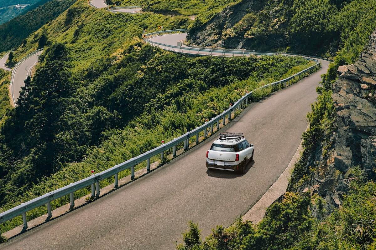 Countryman Green Peak特仕版承襲MINI Countryman S ALL4的機械架構。(圖/汎德提供)