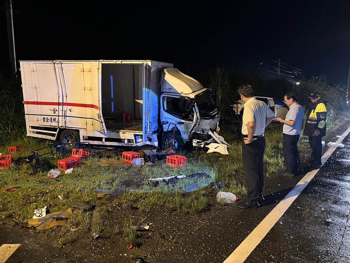 母子宣告不治、貨車司機重傷。（圖／東森新聞）
