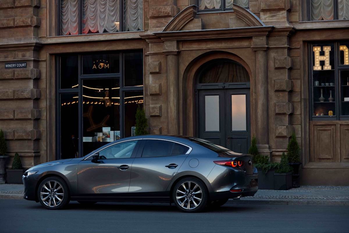 MAZDA3擁有四門轎車與五門掀背兩種車身型式。(圖/台灣馬自達提供)