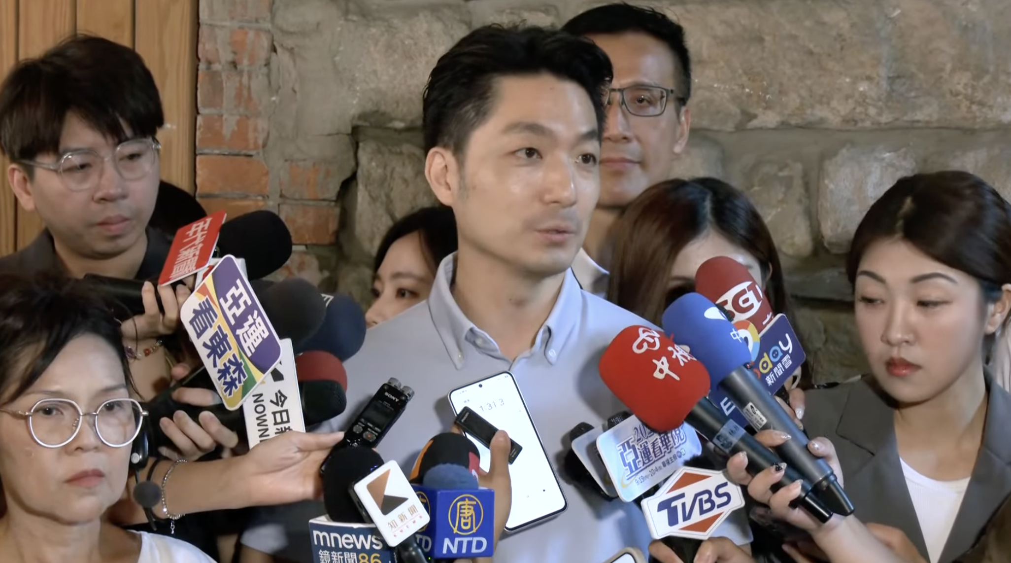蔣萬安被問到民調看法。翻攝畫面