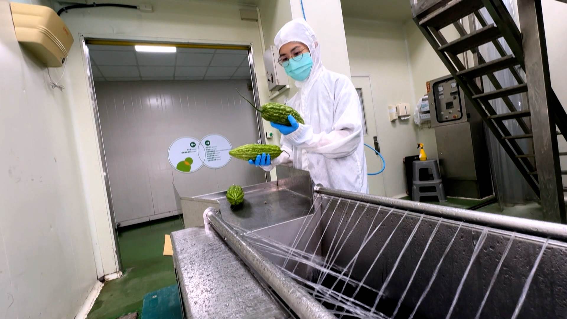 專家表示,保健食品中的活性成分需要經過精準科學研究,民眾選擇產品時也應注重安全與品質。(圖/東森新聞)