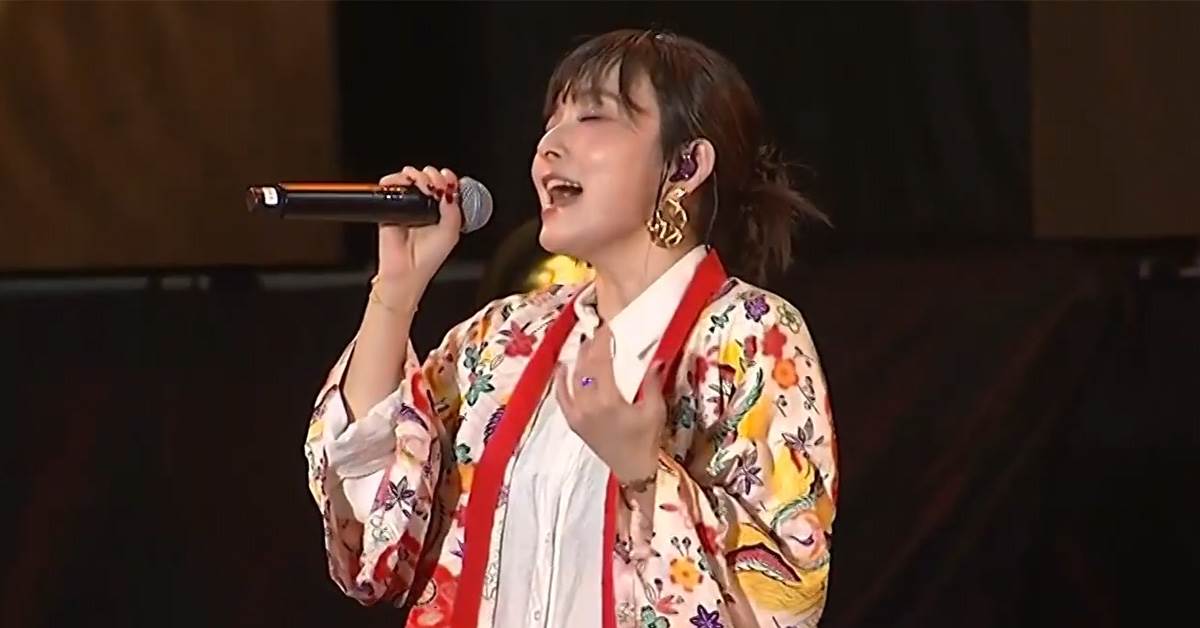 演唱會也邀請來自日本沖繩的歌手千田愛紗,攜手台灣知名三線琴演奏家曾健裕,透過音樂串起南島文化交流。(圖/東森新聞)