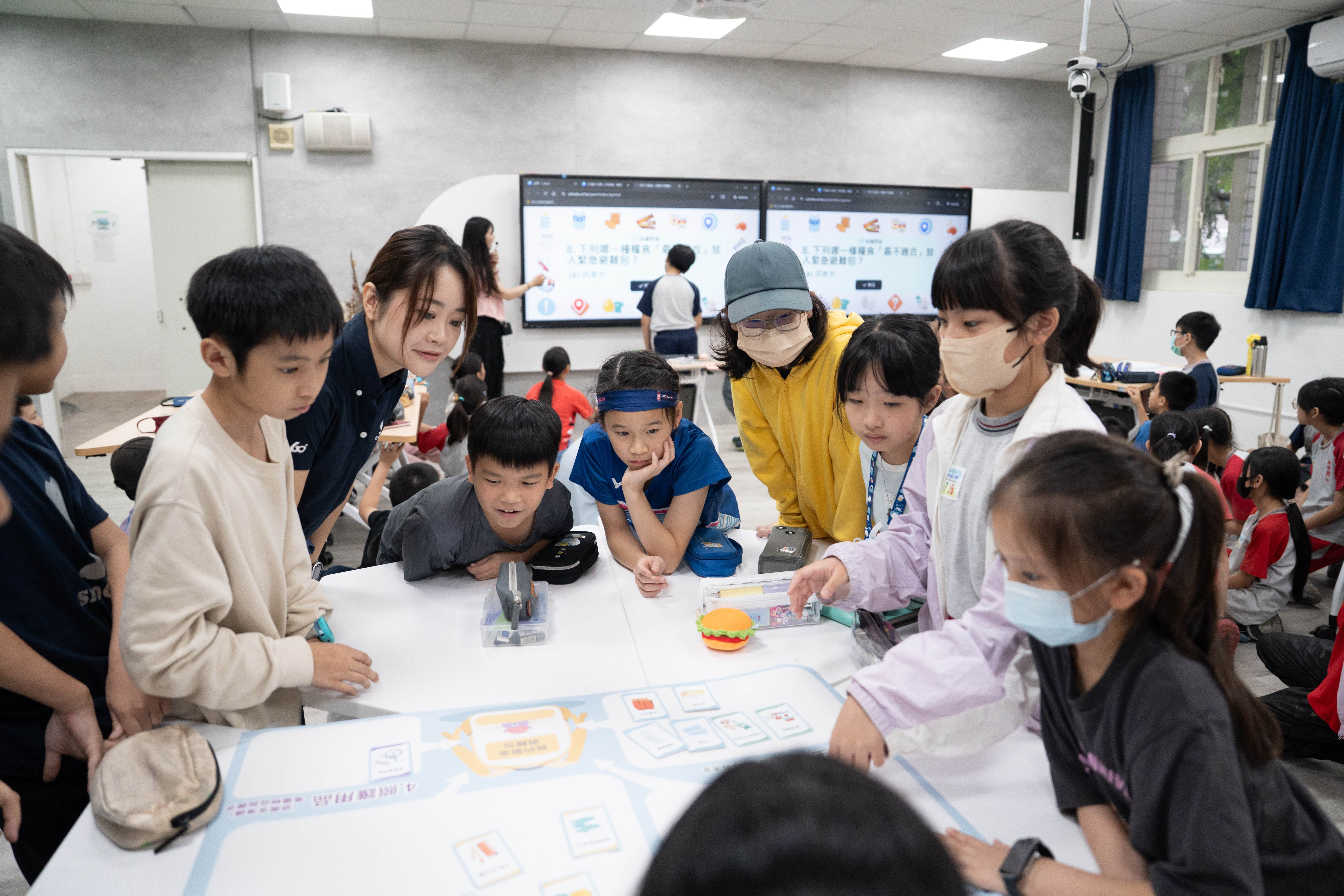 圖三_學生在「物資大作戰」情境遊戲掌握風險知識,教師認為可以增強學生的印象,把風