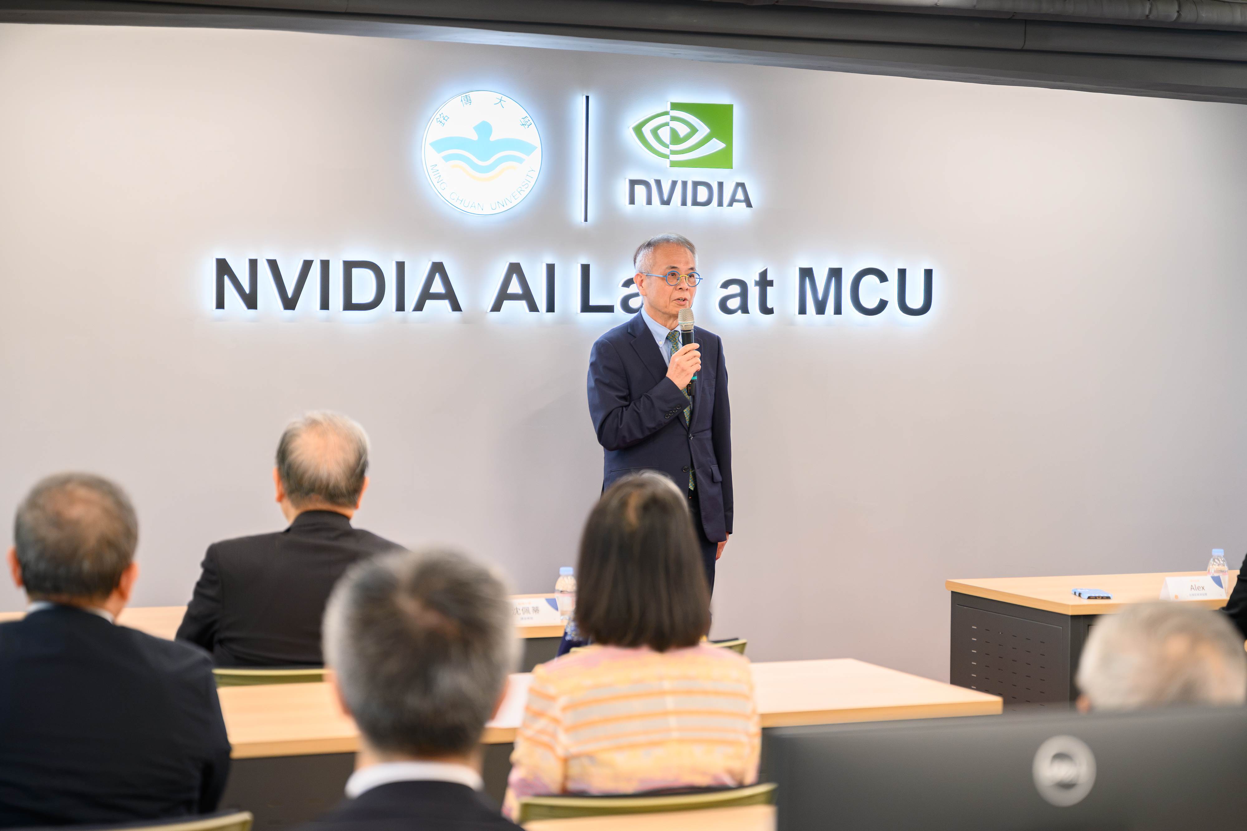 銘傳大學校長李選士指出,成立NVIDIA AI Lab,希望提供學生更好的AI實作環境。