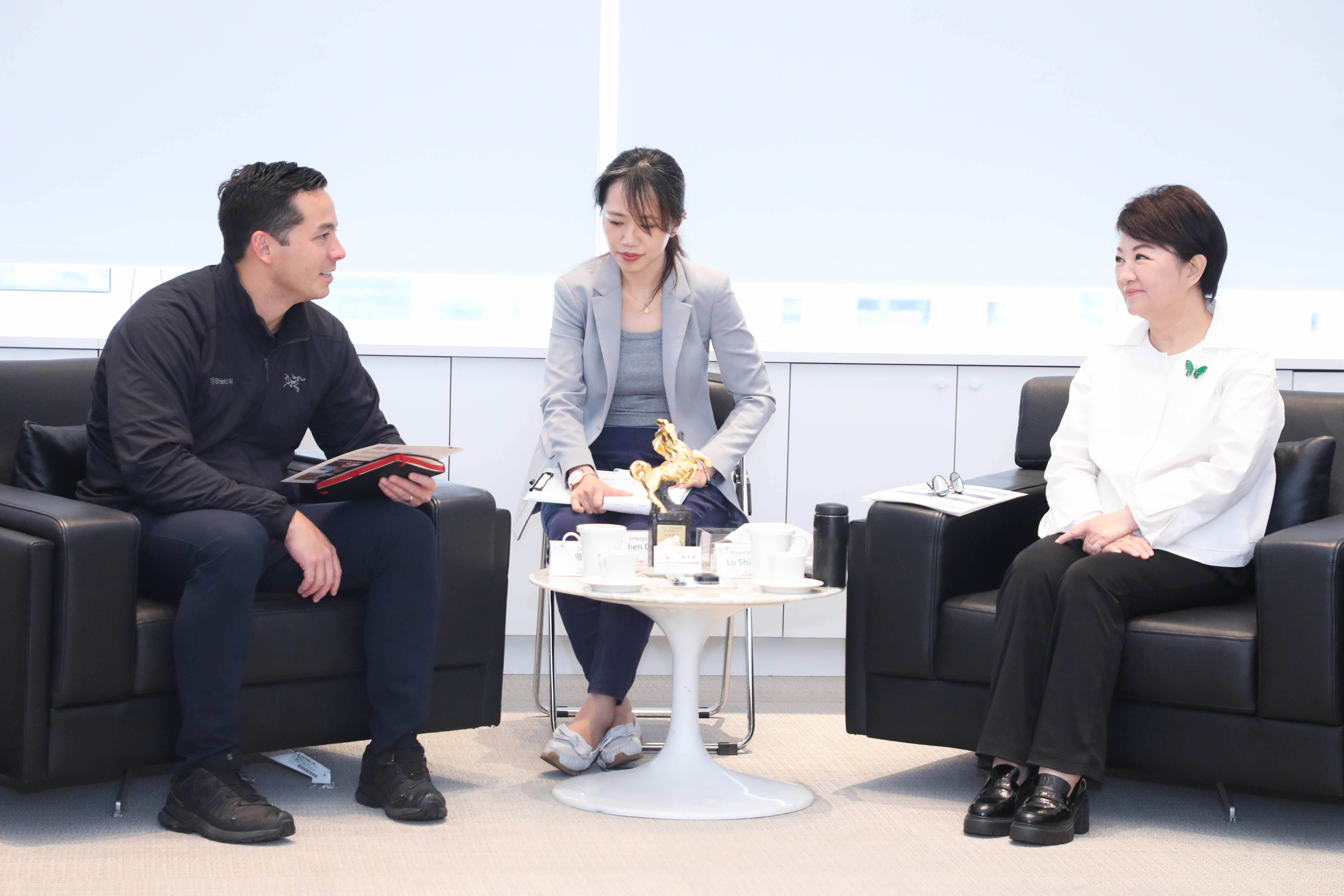 美國國防科技公司shield-ai共同創辦人暨總裁曾國光-brandon-tseng-今-2-日拜會臺中市長盧秀燕