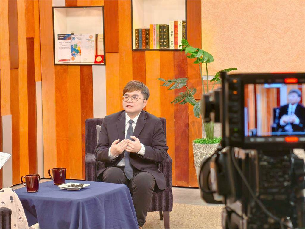 生技博士陳頤安受訪分享耗時 5 年研發的「定向熟成技術」，探索黑苦瓜特定成分轉化。（圖／陳頤安博士 提供）