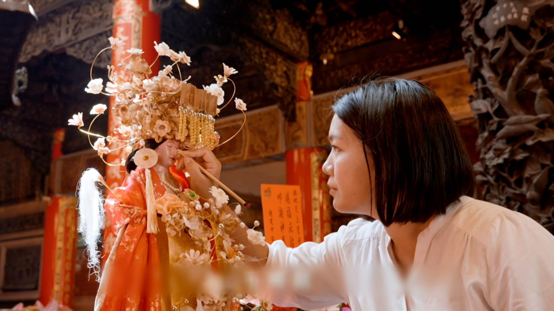 花藝國手柳皓雲分享花藝創作理念，呈現不同的美感設計。（圖／東森新聞）