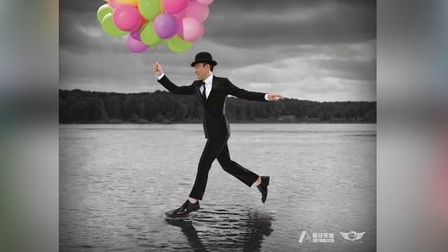 華仔2016年曆科幻風！ 化身怪博士、吸血鬼