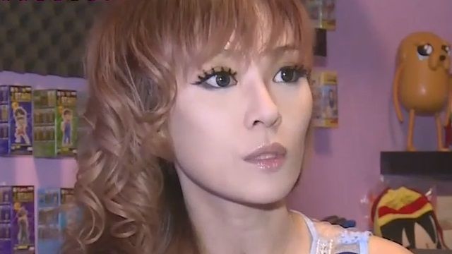 哪壺不開 ‧‧‧‧ 丁小芹喜歡吸毒時尚名人？