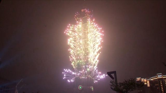 101歷年最長！ 跨年3萬發煙火 時間238秒