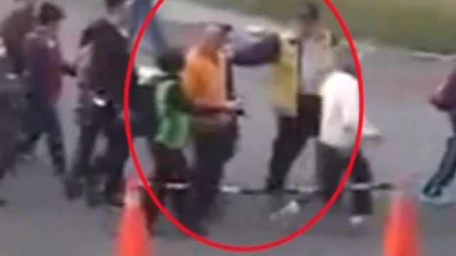 民眾為搶捷運卡！ 高市升旗典禮大暴走