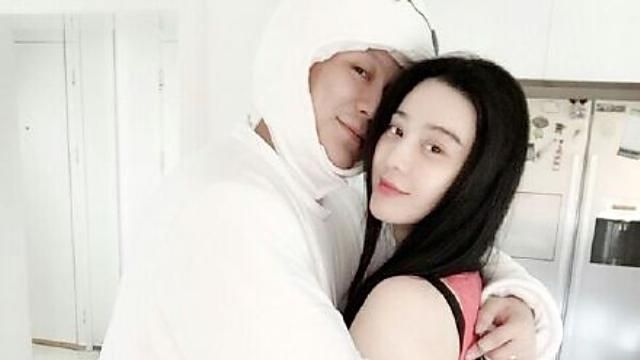 范冰冰夜伴李晨 牽手嗑鍋