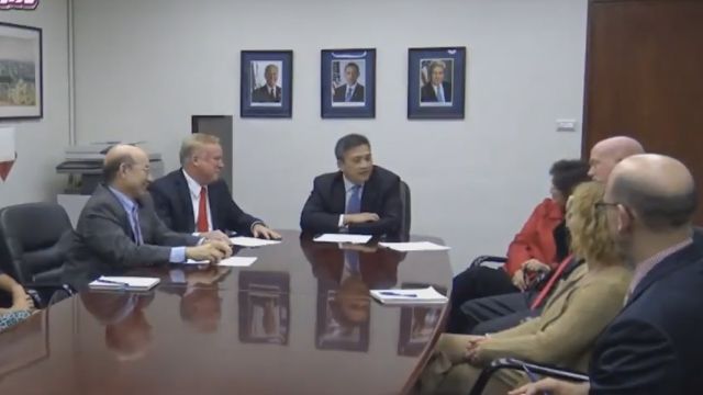 AIT「自導自演自唱」 新年祝賀超有創意