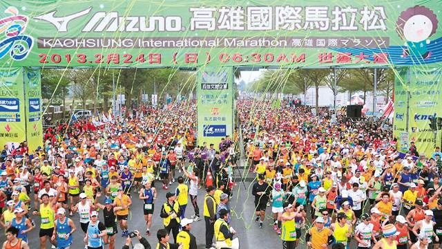 「紫爆」還跑馬拉松 參賽者如人肉空氣清淨機