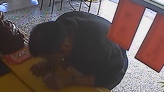 剩一百買刮樂 槓龜男借錢被拒 偷9張刮刮樂