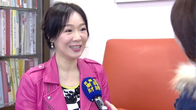 樹大招風？ 徐薇愛賺錢 抄襲、非法外傭爭議多