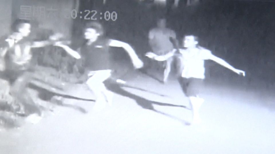 移工喝酒爆衝突 釘棍追打同鄉木棒插頭