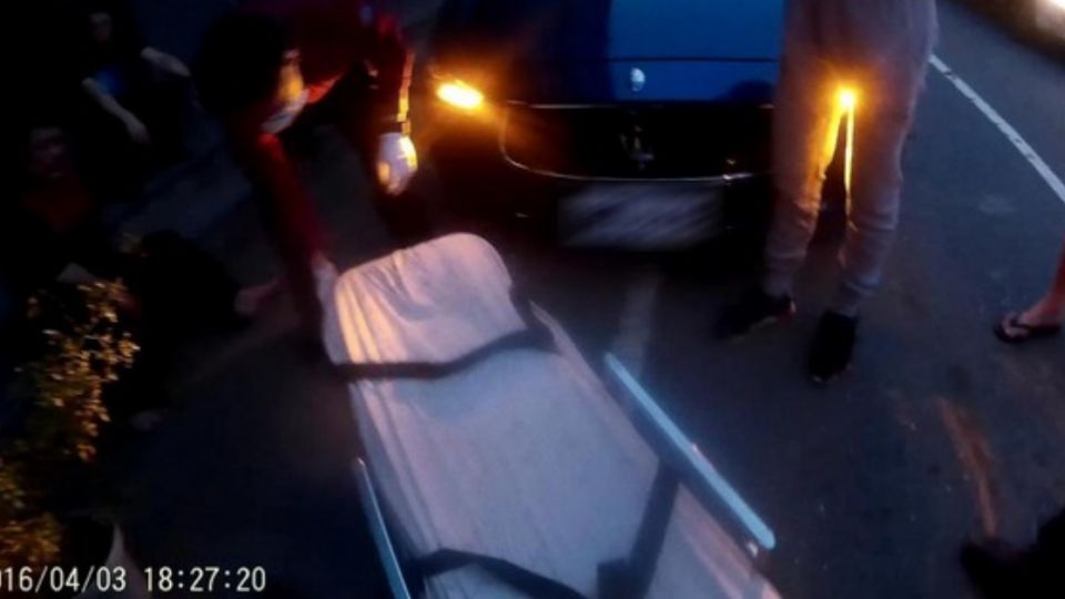 擦撞超跑「瑪莎拉蒂」 騎士:媽呀 賠多少?