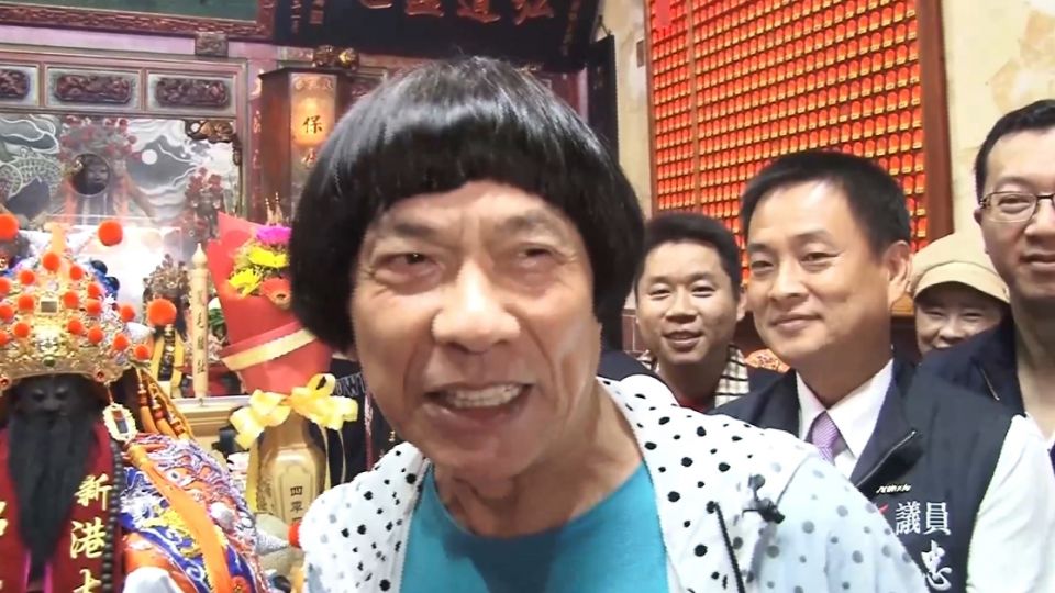 藝人豬哥亮求治癌 為保生大帝換神衣