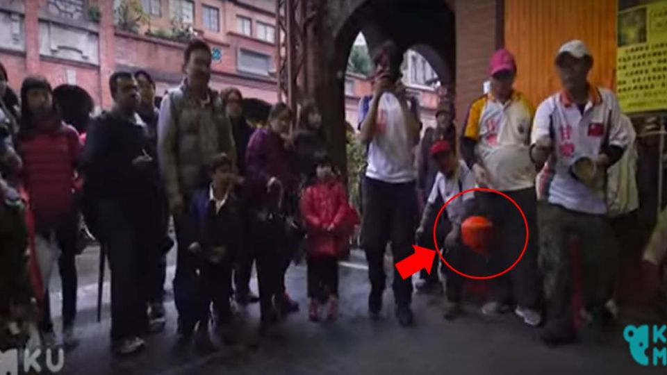 【影片】高手在台灣!漂浮的陀螺?老外看傻眼…