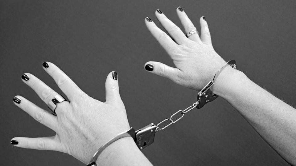 關男監獄遭性侵逾2000次!變性女淚控:生不如死