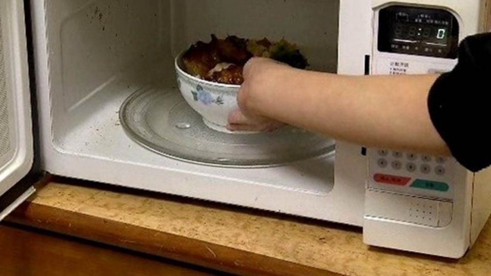 該怎麼用?譚敦慈發文:別錯怪微波爐有毒!