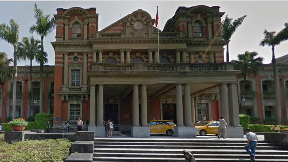 作業卡卡！台大醫院電腦系統大當機 改人工接棒