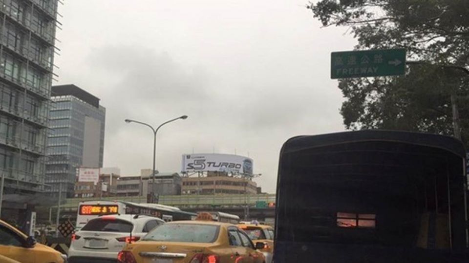 夏天來了！雷聲伴隨「超大雨滴」 午後嚴防雷陣雨