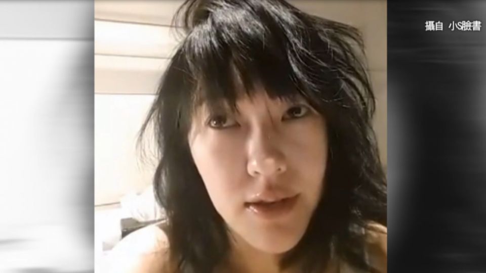 詭異！小S半夜開直播 頭髮凌亂、睡眼惺忪