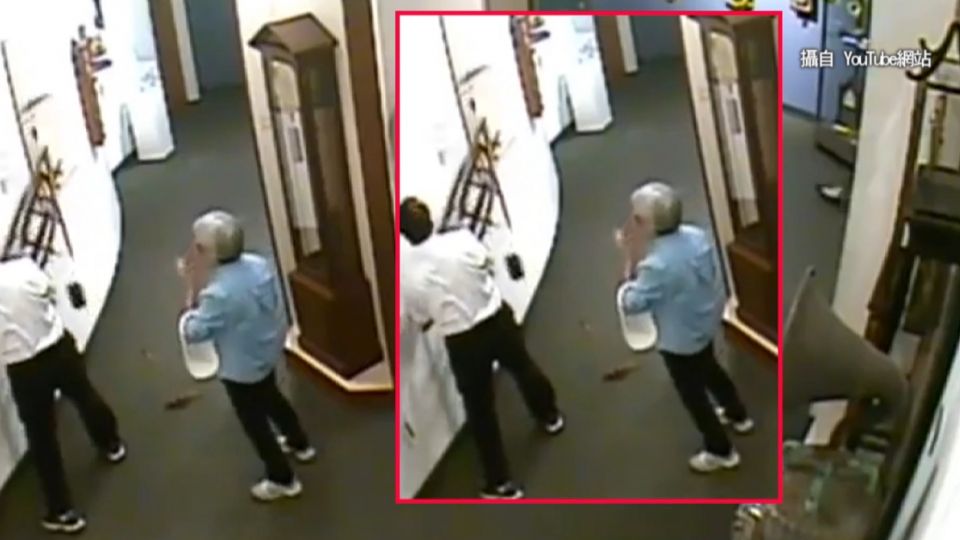 參觀博物館動手摸 結果...時鐘摔壞人落跑