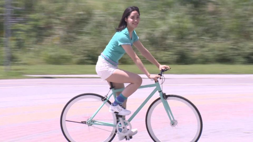 ​歐陽妮妮期末考找「槍手」 歐陽龍怒斥：回來道歉