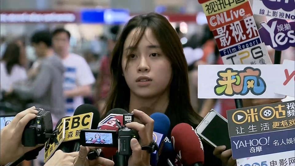 「妮妮」剛下飛機就道歉 網友轟：沒哭「沒誠意」