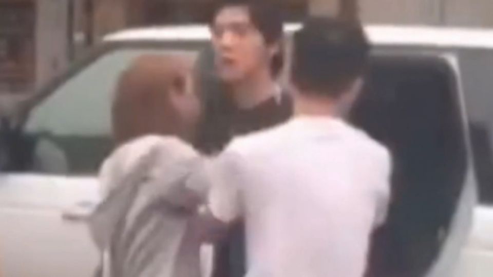 粉絲「瘋狂跟車」險撞 就是不走！鹿晗怒吼司機