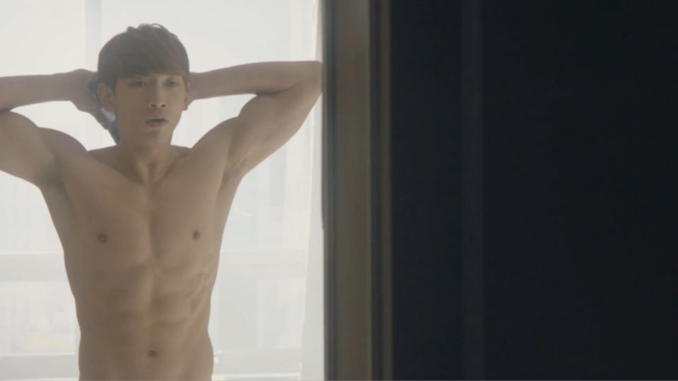 萬人迷歐巴公式 RAIN露養眼腹肌單挑宋仲基