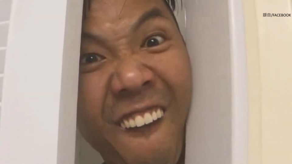 黑人陳建州惡作劇 躲門後做鬼臉嚇壞保母