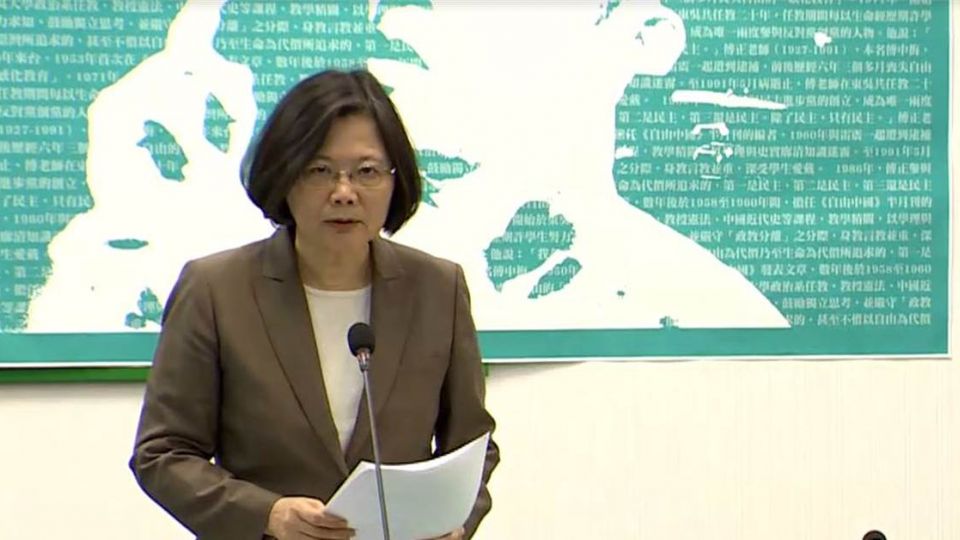 年底完成修法!砍七天假改特休 網友:攏係假的
