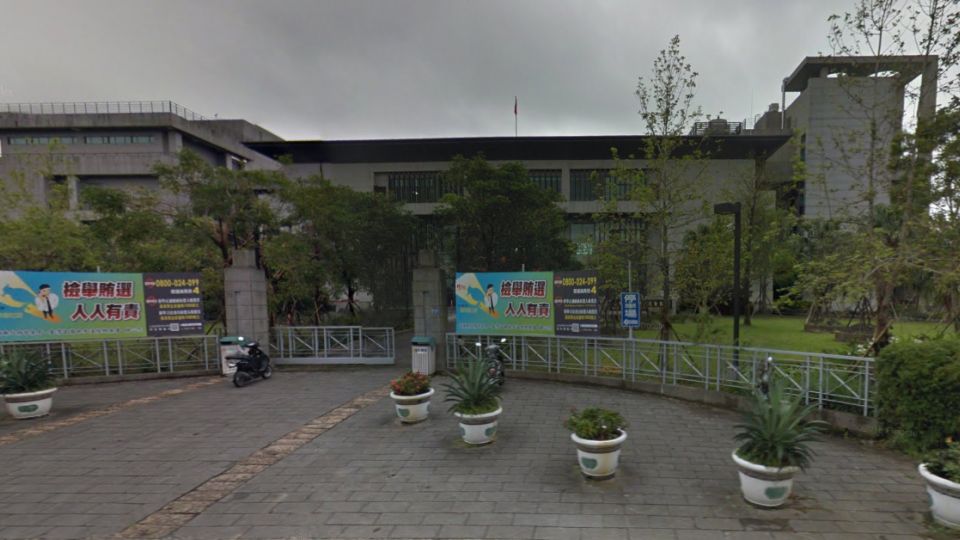 宛如滿清酷刑!惡保母「熱鐵烙童」網格燙焦稚嫩臉頰