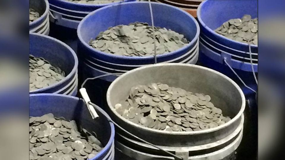 錢亂丟! 美國人1年扔19.6億到垃圾堆