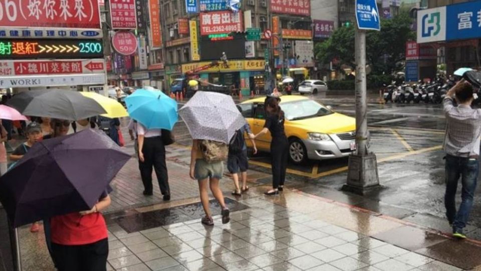 別忘帶薄外套!下午起涼颼颼 入夜降至24°C