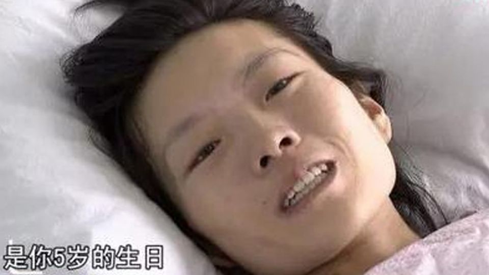 「媽媽,一直都在!」癌末母拚死產女 含淚錄下25年生日祝福